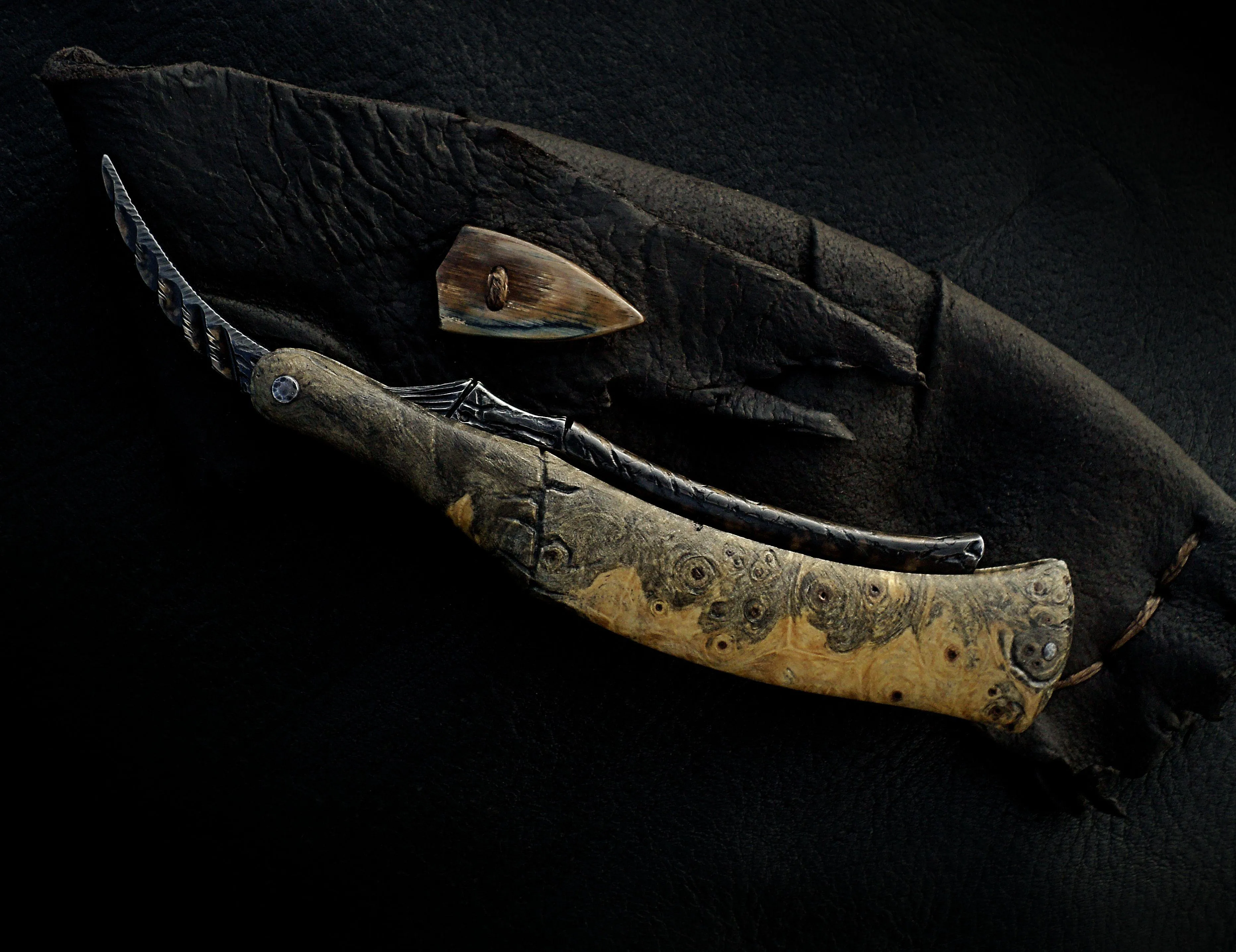 Dylan Farnham Buckeye Burl Sculpted Straight Razor